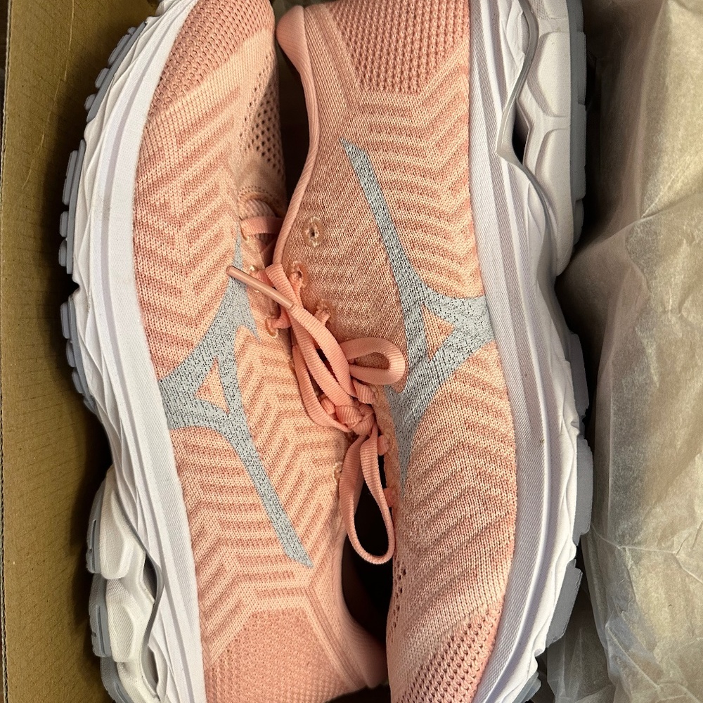 Mizuno Waveknit R2 Running Shoe